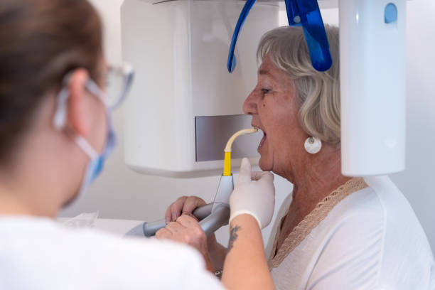 Best Emergency Dental Extractions in Stanton, CA
